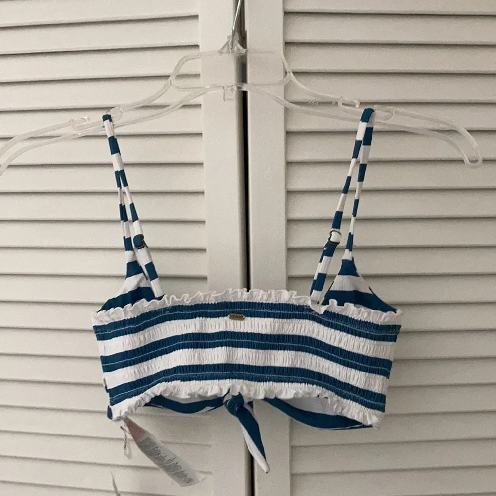 NWT Ripcurl bikini top - Picture 2 of 3